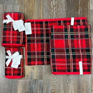 Bianca - ‘Winter Plaid bundle’ bath towel set. NWT Firm!